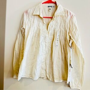 QUIkSILVER size XSMALL Cream Pleated Button Blouse NEW $68